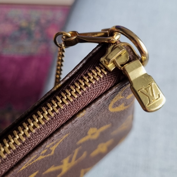 Louis Vuitton Pochette Accessories Mini - Picture 4 of 9